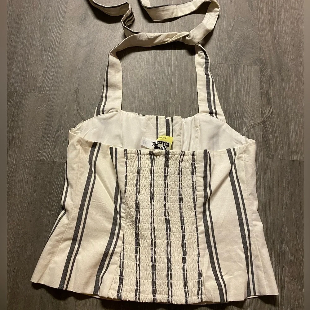 Halter neck top - Picture 2 of 2